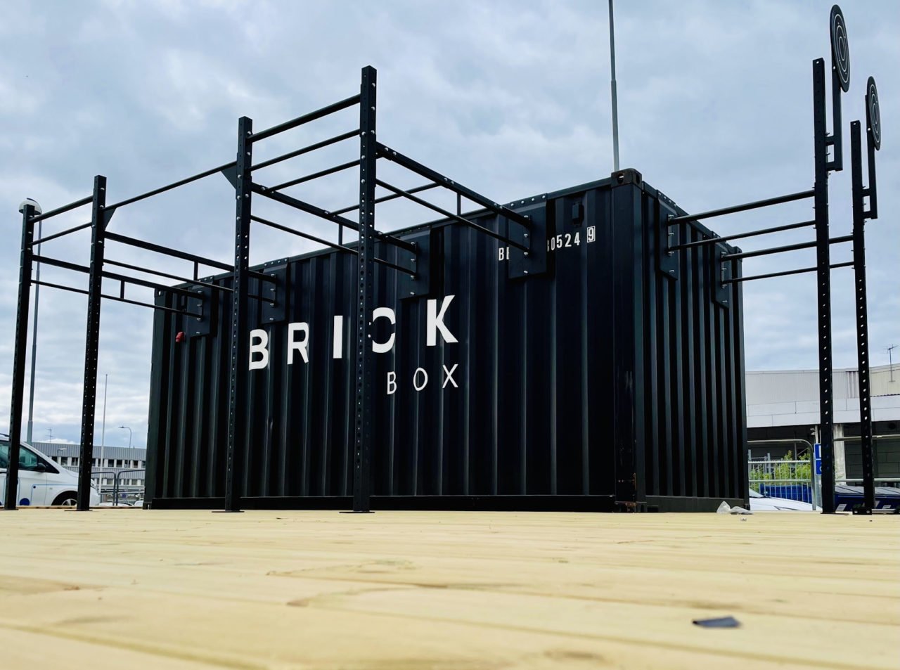 Brick Box, utomhuskoncept - container med funktionella träningsredskap från Fitness Brands leverantörer