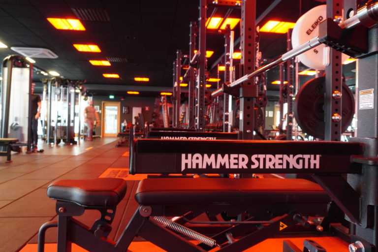 Rack från Hammer Strength på Nordic Wellness Öster Mälarstrand