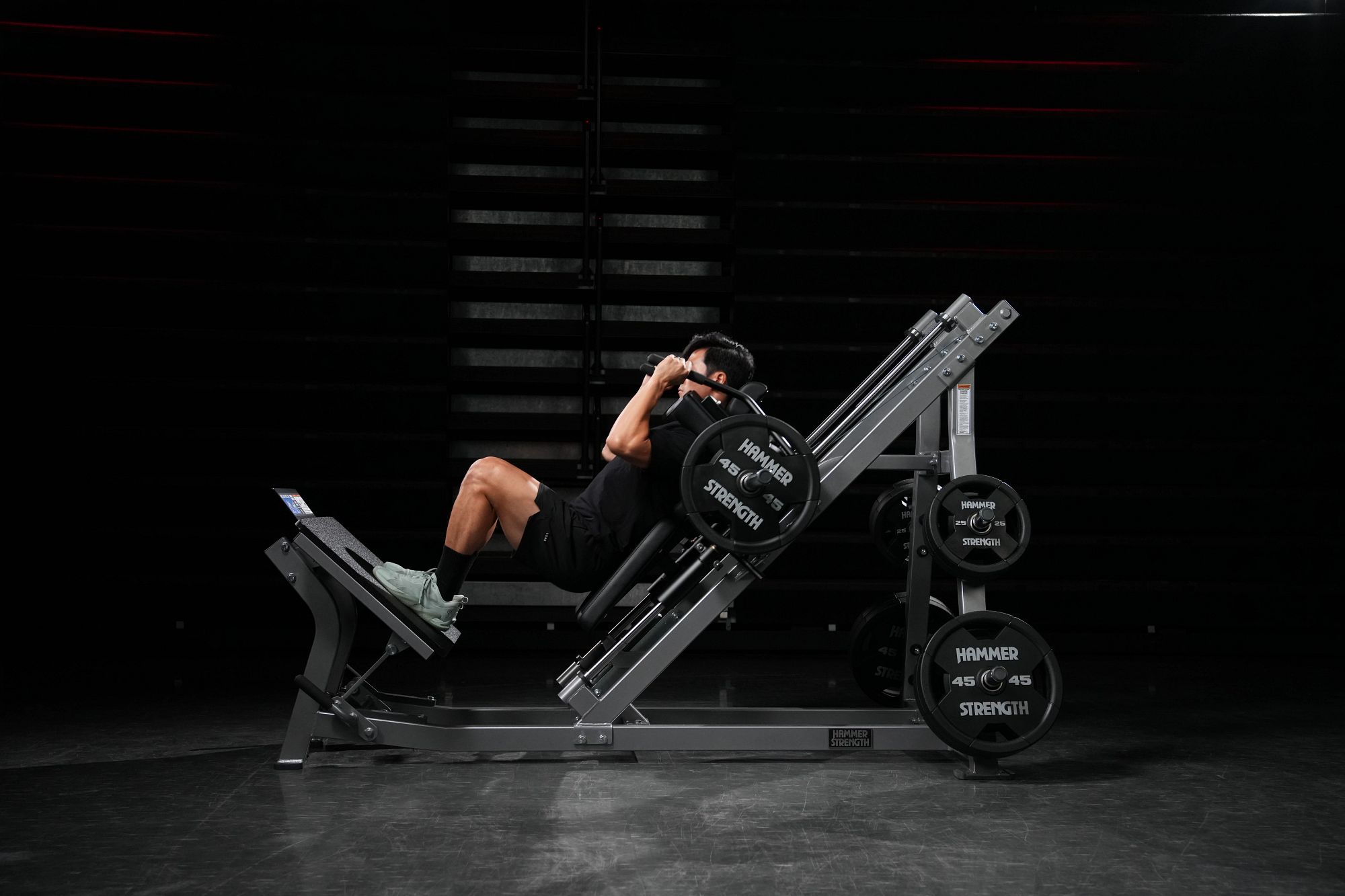 Plate Loaded Hack Squat - Bild 2