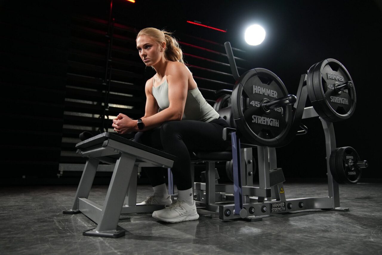Plate-Loaded Glute Drive - Bild 5
