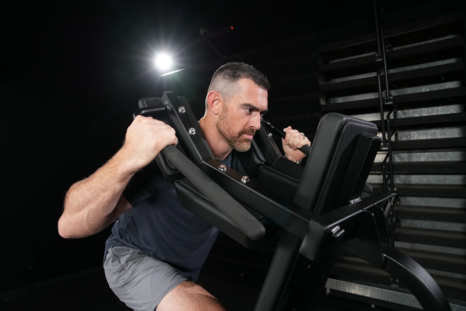 Plate Loaded Reverse V-squat - Bild 6